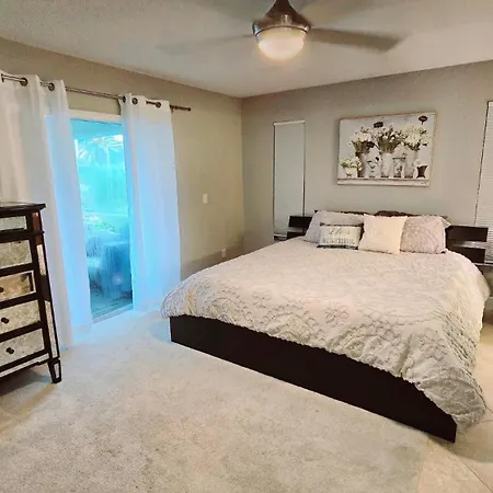 The Cape - Four Bedroom Cape Coral Exterior photo